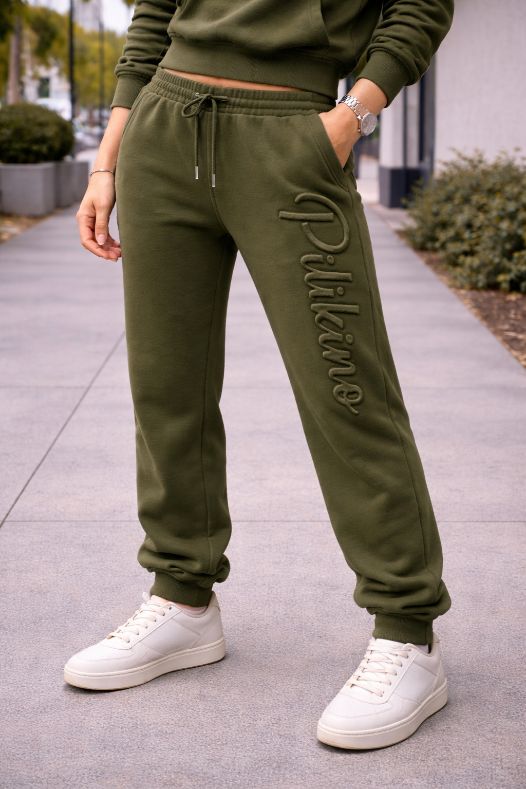 Pilikino Embossed Sweatpants